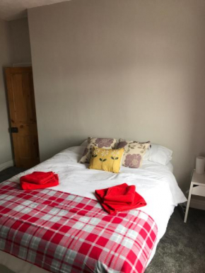 Гостиница Lowton Lodge  Лей